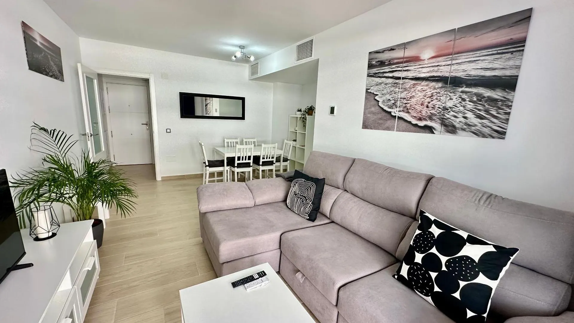 Ayre Homes 3 Εστεπόνα